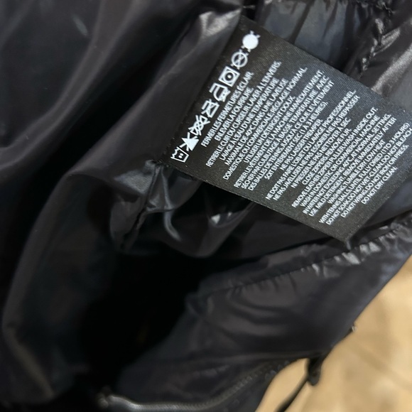 SOLD!!!!   Women's MACKAGE CORALIA down coat with hood and sash belt size medium - Picture 10 of 14